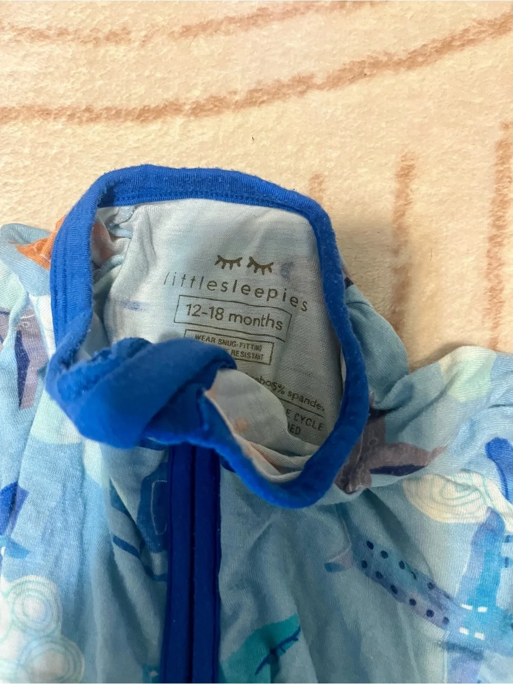 6 Little Sleepies Zippies 12-18m